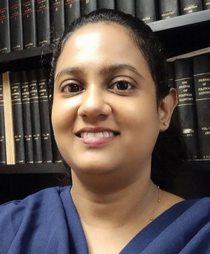 image of Anusha Illukkumbura smiling