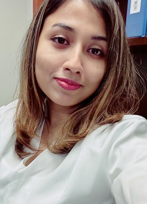 image of Samiha Tariq smiling at the camera